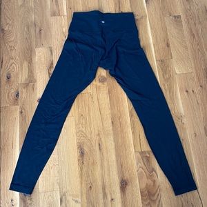 High waisted LuluLemon Wonder Under leggings